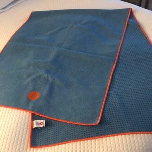 Yogitoes skidless yoga towel